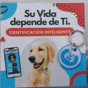 Plaquita identificadora color azul con QR